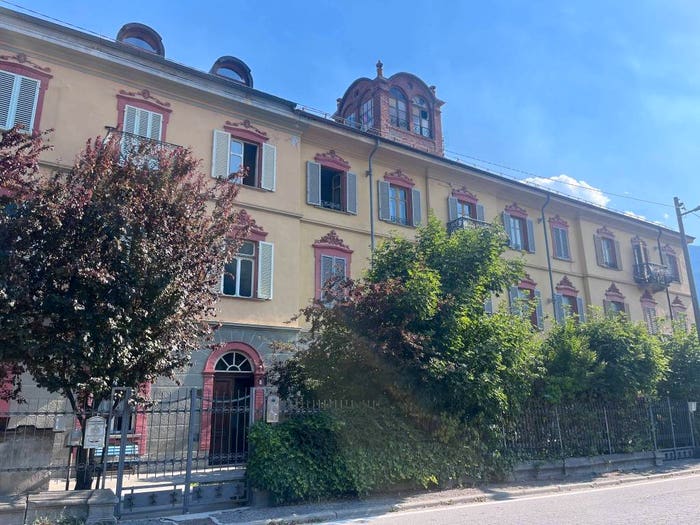 Appartamento quadrilocale in vendita in Viale degli Alpini, Centro, Oulx