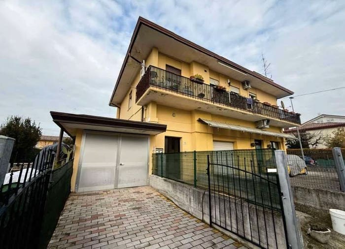 Appartamento trilocale in vendita in via Francesco Baracca, Centro, Abano Terme