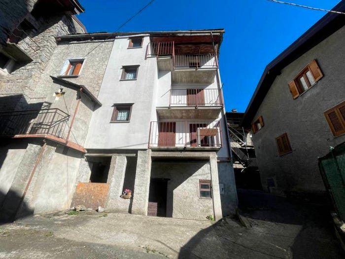 Casa con 6 locali in vendita in Frazione Civo Centro, Centro, Civo