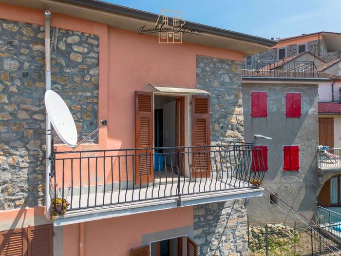 Appartamento con 6 locali in vendita in Via Montale, Centro, Rocchetta di Vara
