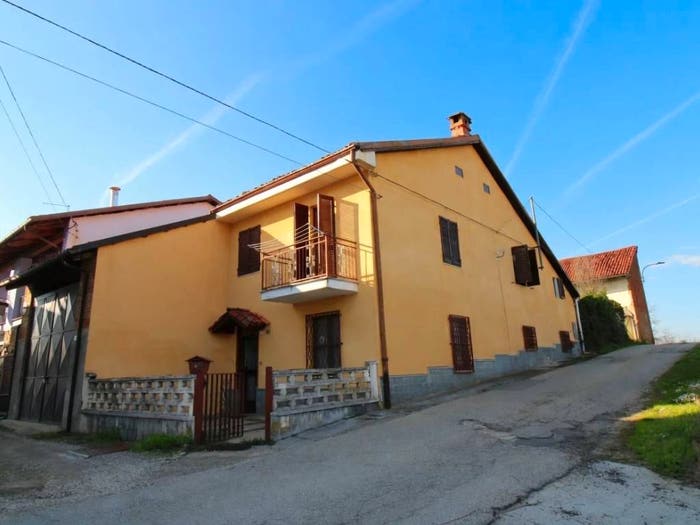 Casa in vendita in collina san defendente, Ferrere