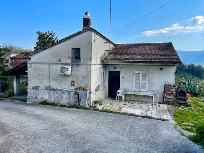 Casa quadrilocale in vendita in Via Colle Antico, Centro, Ceccano