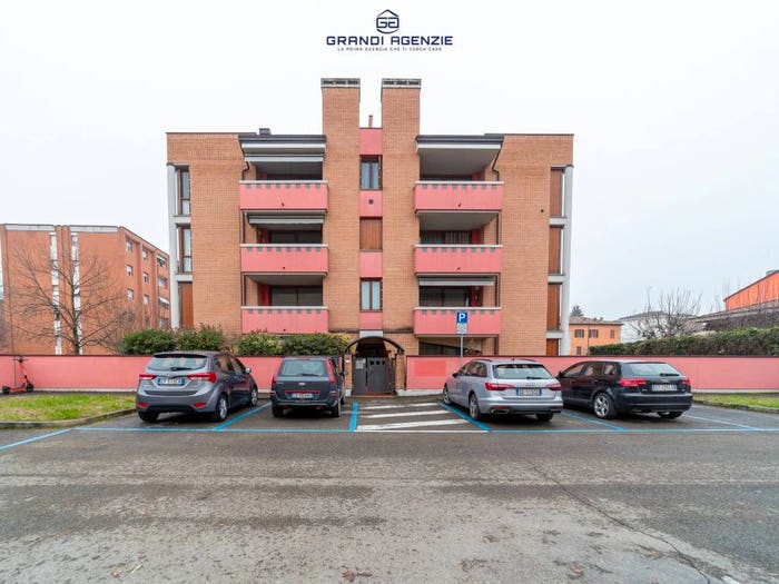 Appartamento trilocale in vendita in Via Bologna, San Leonardo, Parma