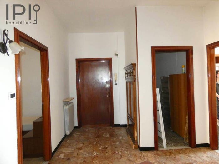 Appartamento quadrilocale in vendita in via mons Bertolotti, Centro, Cairo Montenotte