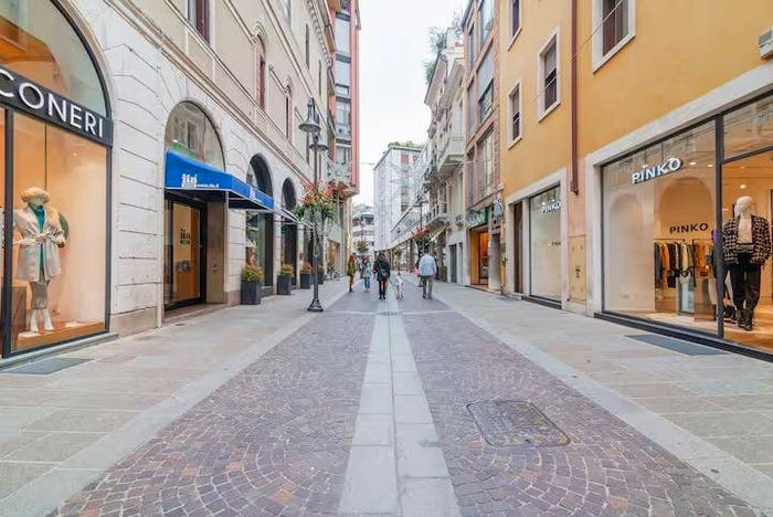 Appartamento quadrilocale in vendita in Via San Fermo, Savonarola Ponte Molino, Padova