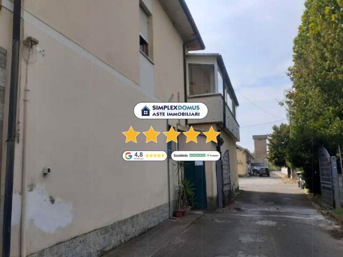 Appartamento con 6 locali in vendita in Via Livornese Est, Area Industriale Artigianale, Casciana Terme Lari