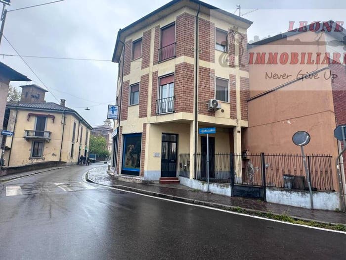 Casa con 6 locali in vendita in Via Matteotti, Binasco