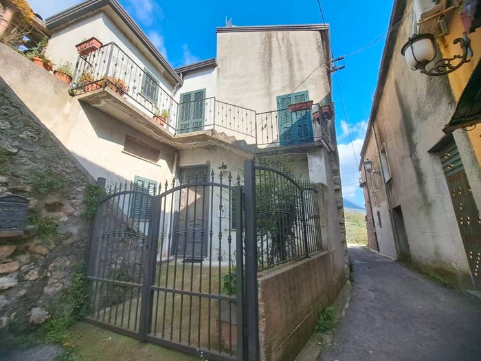 Casa quadrilocale in vendita in Nansignano, Frasso Telesino