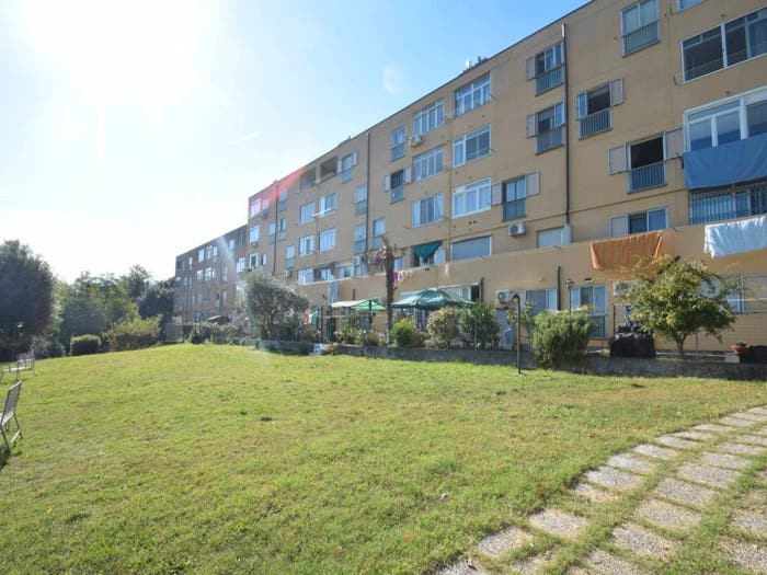 Appartamento quadrilocale in vendita in Via Dicembre, Voltri, Genova