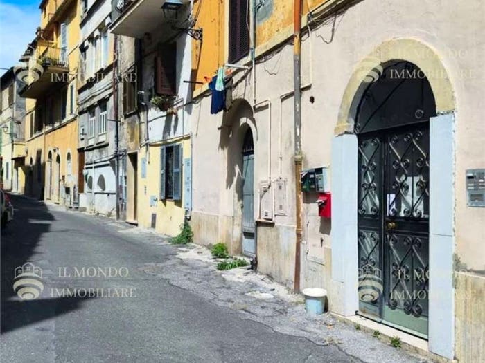 Appartamento trilocale in vendita in Via Isonzo, Centro, Palombara Sabina