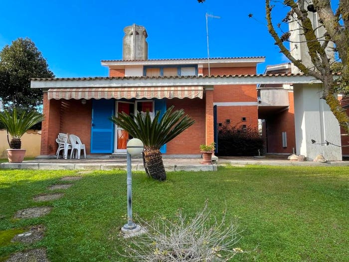 Casa quadrilocale in vendita in Via Garigliano, Tor San Lorenzo Nuova California, Ardea