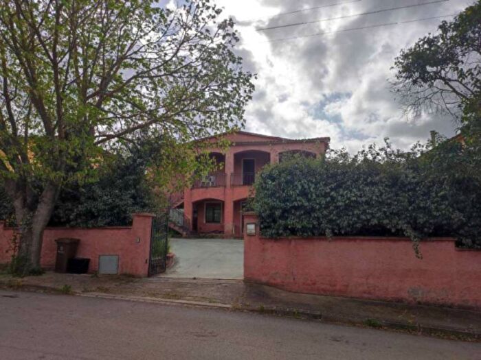 Appartamento con 6 locali in vendita in Via Grazia Deledda, Perfugas