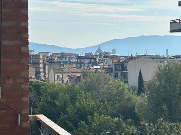 Appartamento con 6 locali in vendita in Via Francesco Baracca, Novoli, Firenze