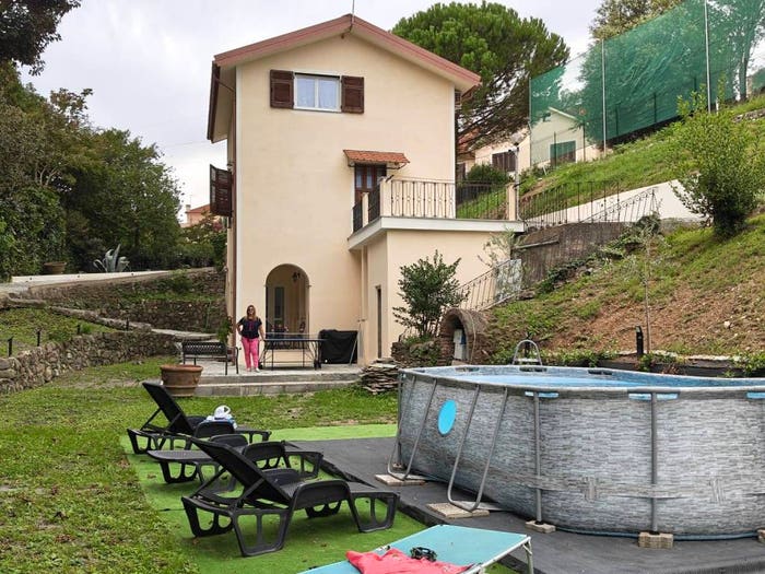 Casa con 6 locali in vendita in Via Antonietta Massuccone Mazzini, Bolzaneto, Genova