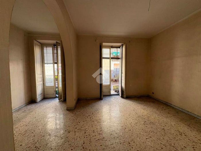 Appartamento con 5 locali in vendita in Via Camillo Finocchiaro Aprile, Corso Sicilia Fiera, Catania