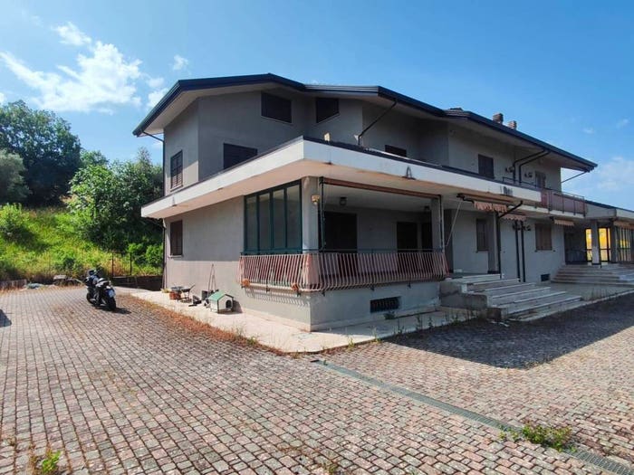 Casa quadrilocale in vendita in Contrada Petrulli, Montefalcione