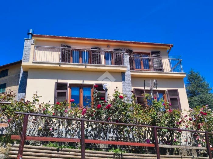 Casa con 6 locali in vendita in Località Cornaro, Torriglia