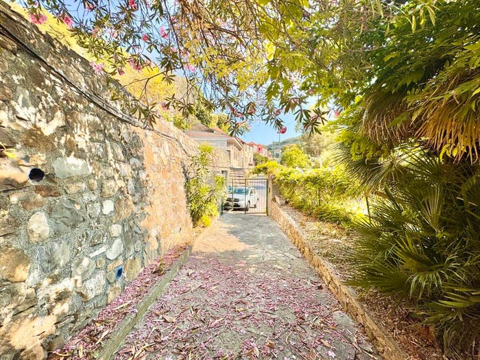 Casa con 6 locali in vendita in Via Felice Musso, Oneglia, Imperia