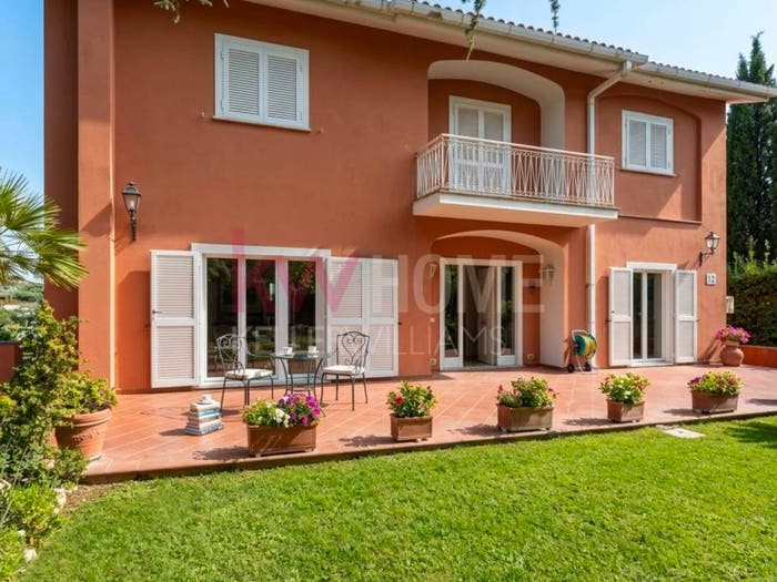 Casa con 6 locali in vendita in Centro, Rignano Flaminio