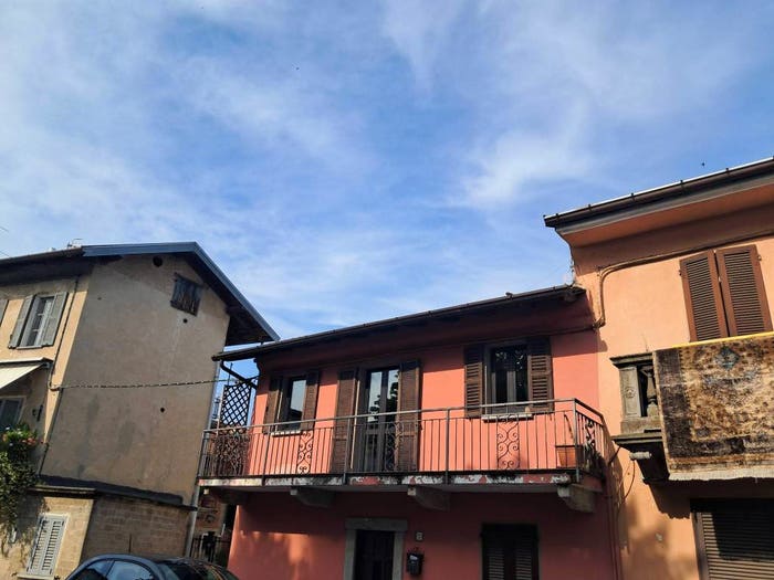 Appartamento trilocale in vendita in Via Vittorio Veneto, Brebbia
