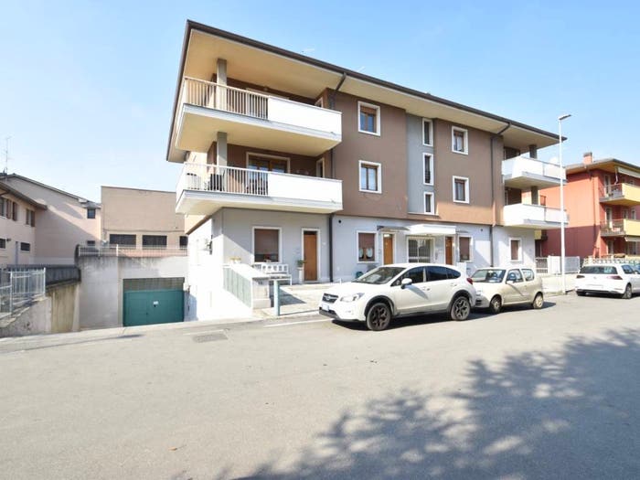 Appartamento quadrilocale in vendita in Via Santa Chiara, Bussolengo