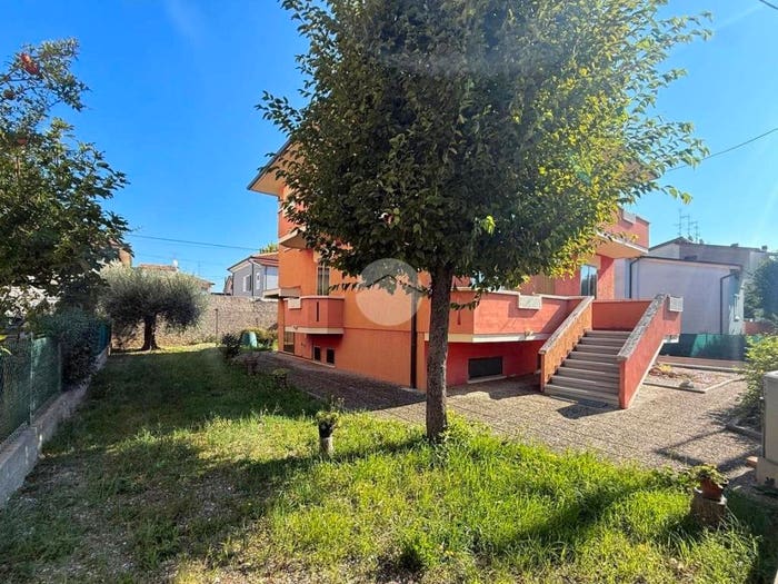 Casa con 6 locali in vendita in Via Licinio Cappelli, Sant'Orso, Fano