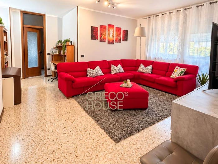 Appartamento trilocale in vendita in Via Presolana, Valle Olona, Varese