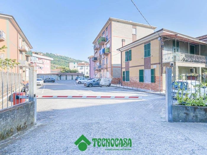 Appartamento quadrilocale in vendita in Via Antonio Gramsci, Piano Di Follo, Follo