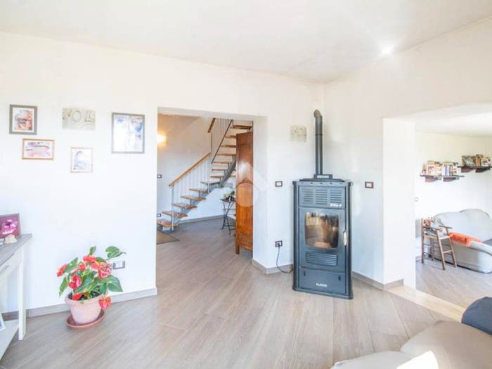 Casa con 5 locali in vendita in Via valle, Centro, Contigliano