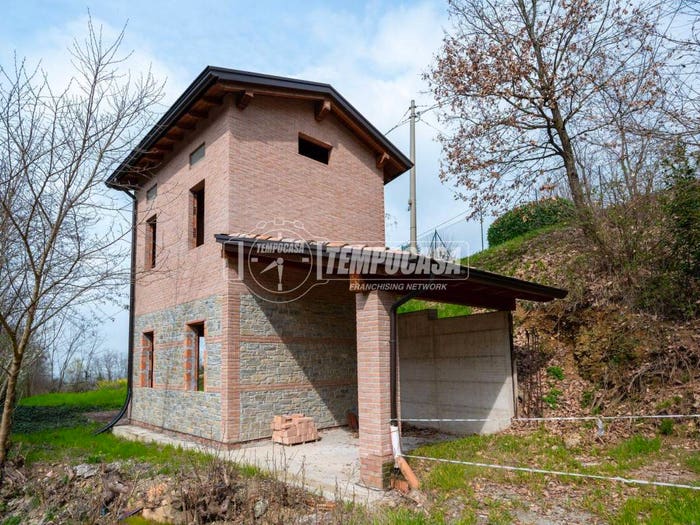Casa trilocale in vendita in Via Montefalcone, Centro, San Polo d'Enza