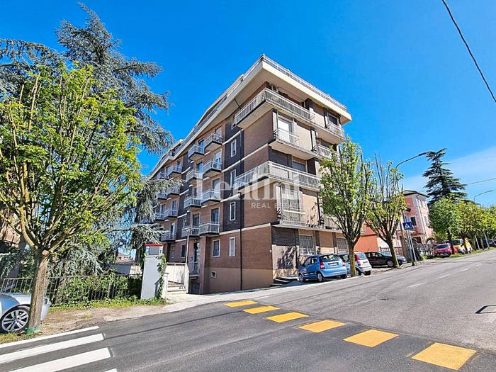 Appartamento quadrilocale in vendita in Salita Sant'Anna, Ronzone Salita Sant'Anna, Casale Monferrato
