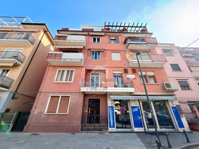 Appartamento con 5 locali in vendita in Viale Verona, Sottomarina, Chioggia