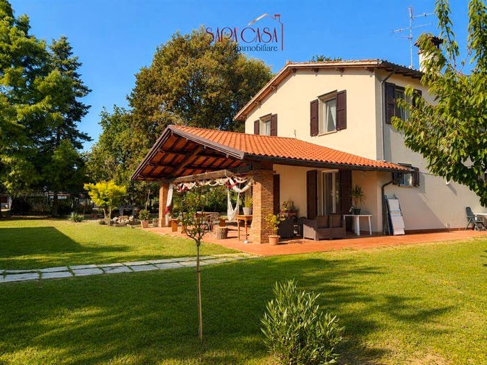 Casa con 6 locali in vendita in Faenza