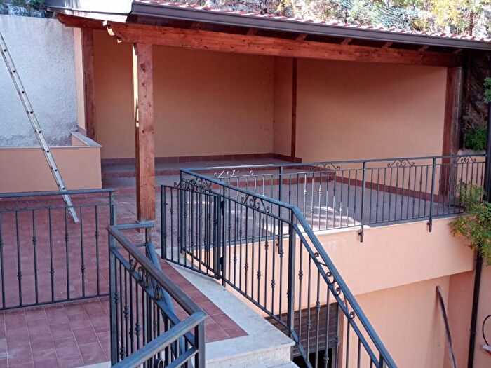 Appartamento trilocale in vendita in Via Michelangelo, Centro, Torretta