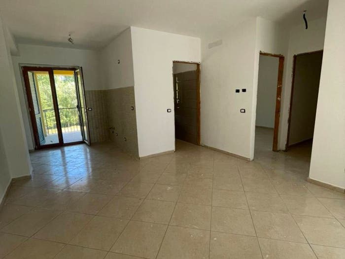 Appartamento trilocale in vendita in Via Ceci, Torrice
