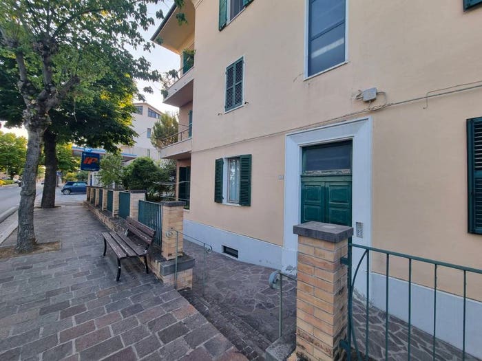 Appartamento trilocale in vendita in Viale della Vittoria, Centro, Loro Piceno