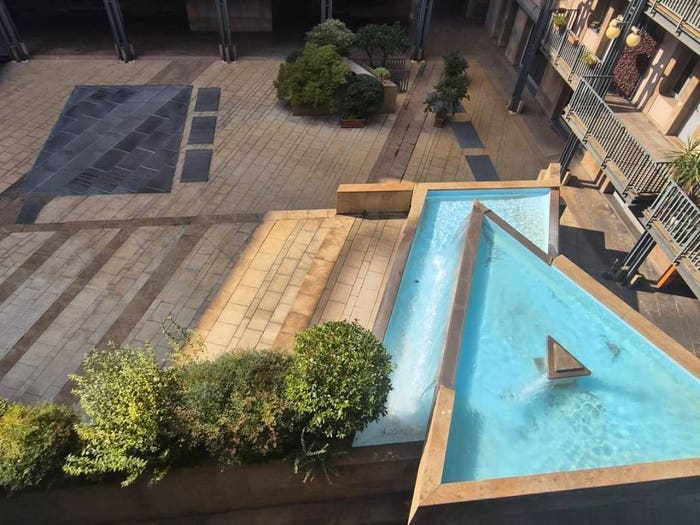 Appartamento bilocale in affitto in Viale Monte Santo, Porta Nuova, Milano