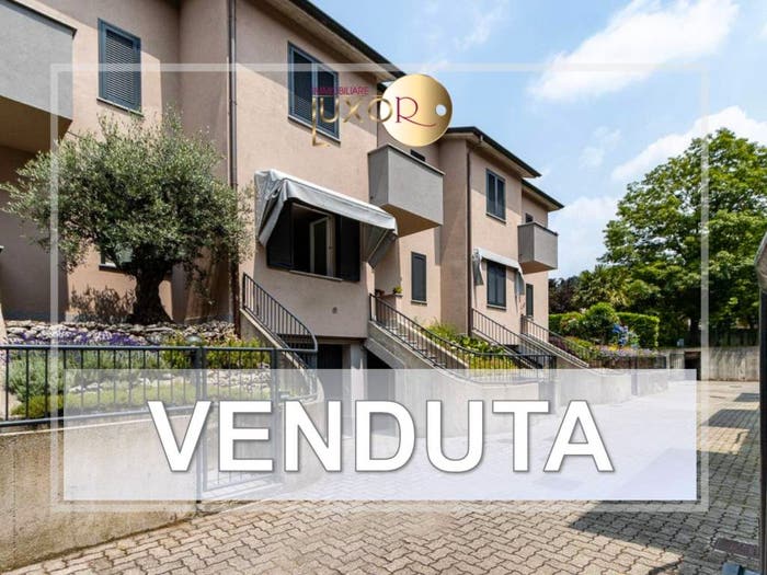 Casa quadrilocale in vendita in Via Carlo Porta, Centro, Barzago