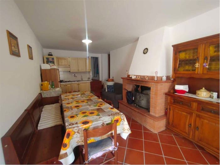 Appartamento trilocale in vendita in Centro, Scheggino