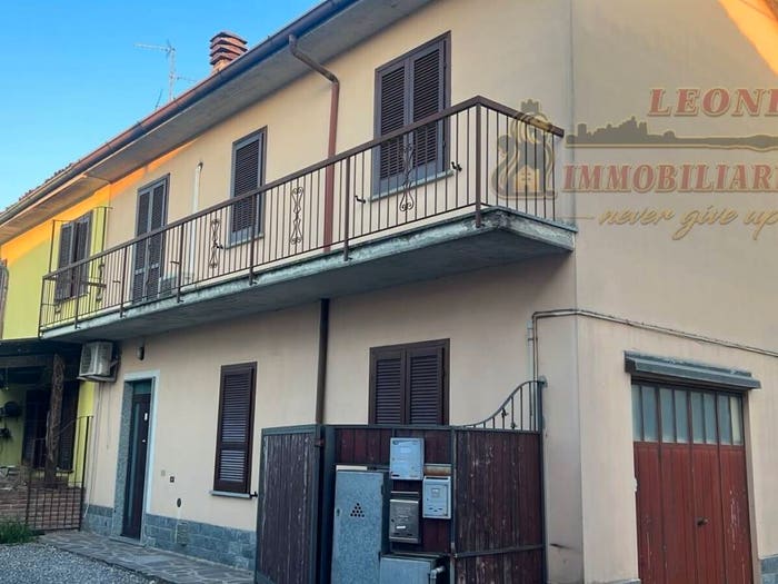 Casa quadrilocale in vendita in Via Corbellini, Gerenzago
