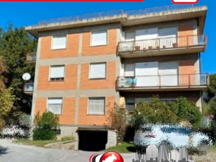 Appartamento con 5 locali in vendita in Via del Castellare Foiano della Chiana AR Italia, Centro, Foiano della Chiana
