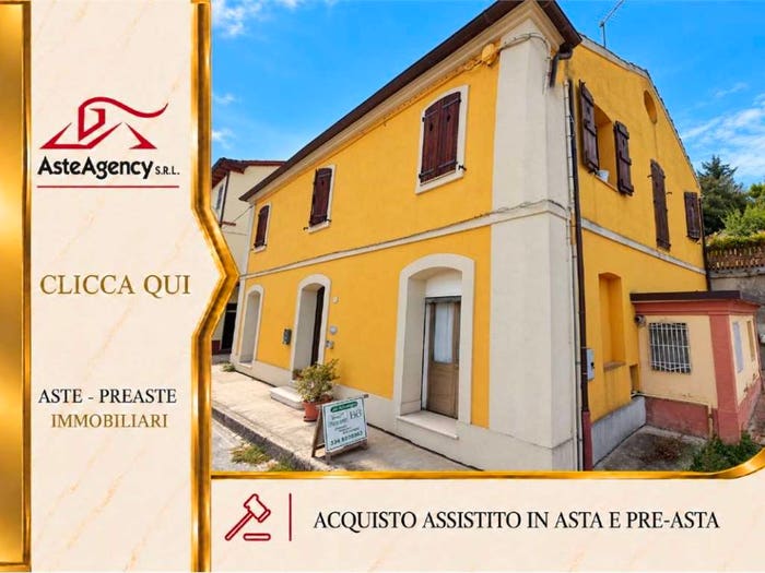 Appartamento con 6 locali in vendita in Frazione S Giovanni Battista, Centro, Arcevia