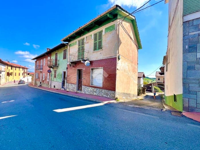 Casa quadrilocale in vendita in Via Mairano, Centro, Montechiaro d'Asti