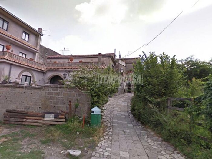 Appartamento trilocale in vendita in Via San Michele Arcangelo, Casertavecchia Casola, Caserta