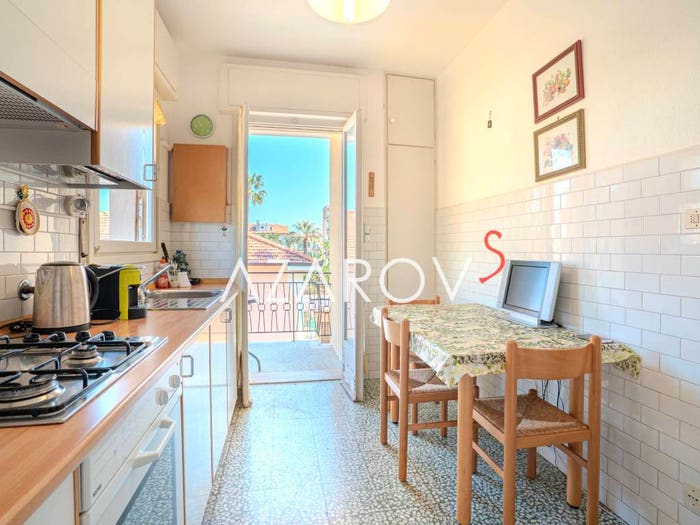 Appartamento trilocale in vendita in Via Assisi, Centro, Bordighera
