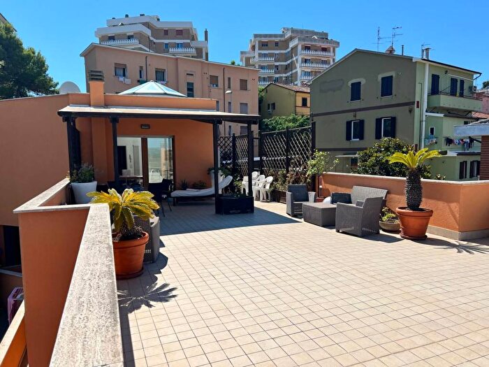 Appartamento con 5 locali in vendita in Via Alessandro Maggini, Pinocchio, Ancona