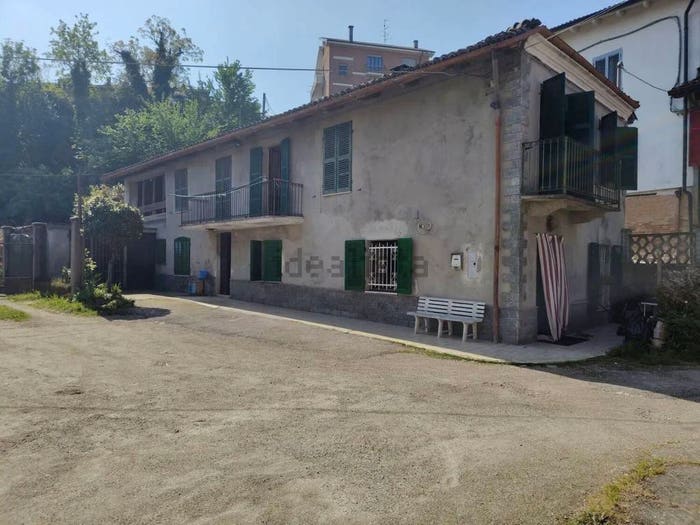 Casa con 6 locali in vendita in Via Giuseppe Mazzini, Agliano, Agliano Terme