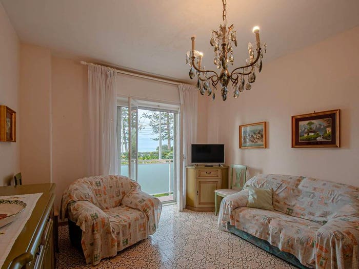 Appartamento quadrilocale in vendita in Via Luigi Cadorna, Centro, Bordighera