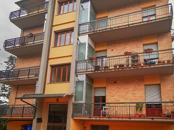 Appartamento con 6 locali in vendita in Via Fabio Filzi, Centro, Amandola