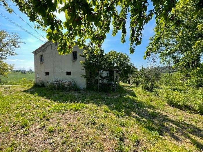 Casa con 6 locali in vendita in Via Soglio, Ostra